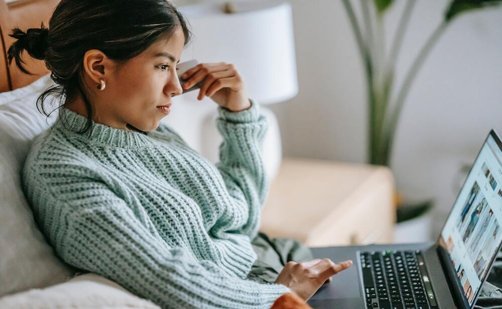 The 5 Factors That Affect Your Credit Score 2 Pexels Liza Summer